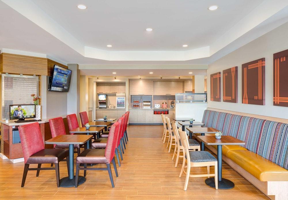 Towneplace Suites By Marriott Cleveland Solon Exterior photo